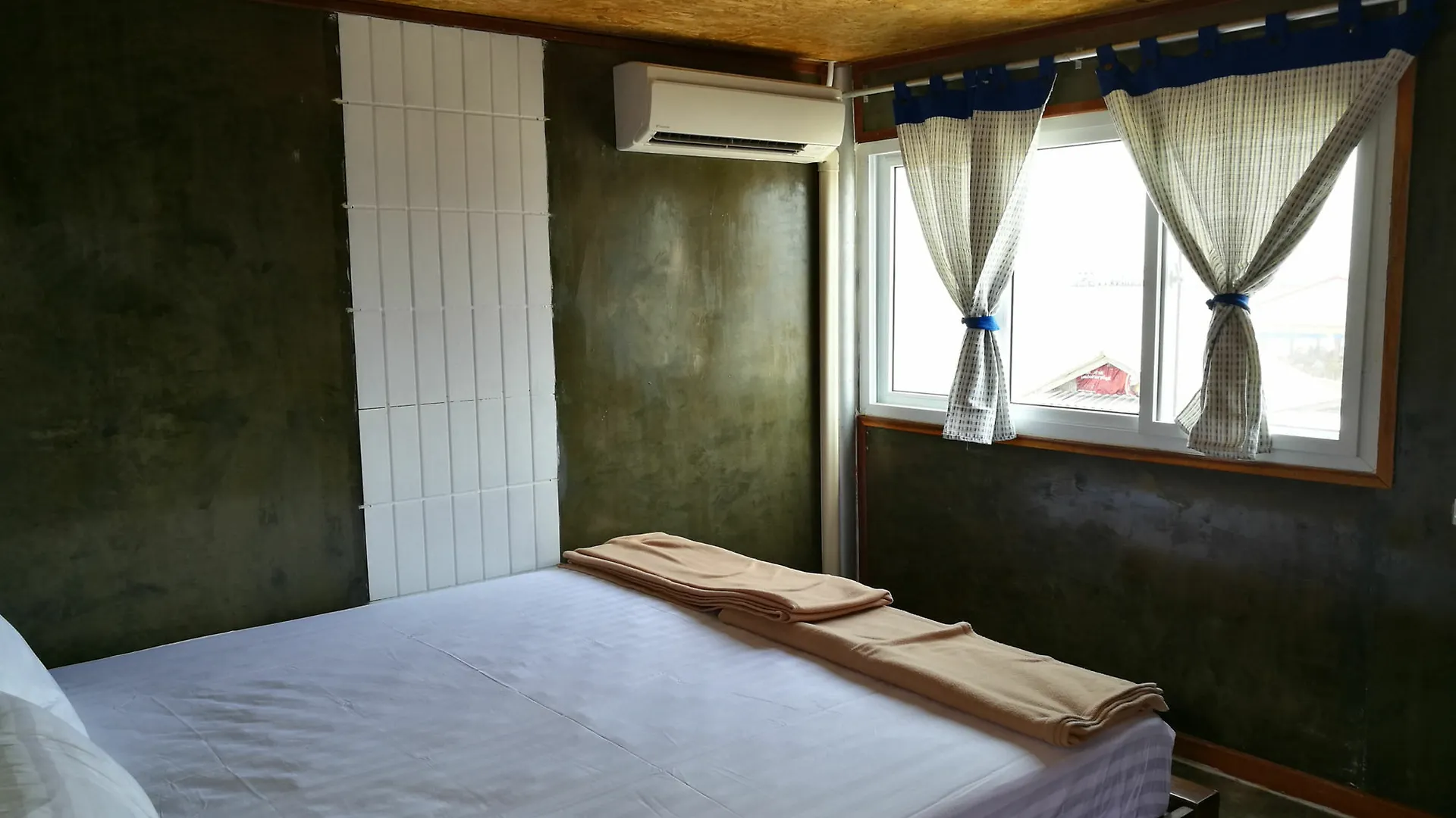 Sriraya Guesthouse Ko Lanta 2*,